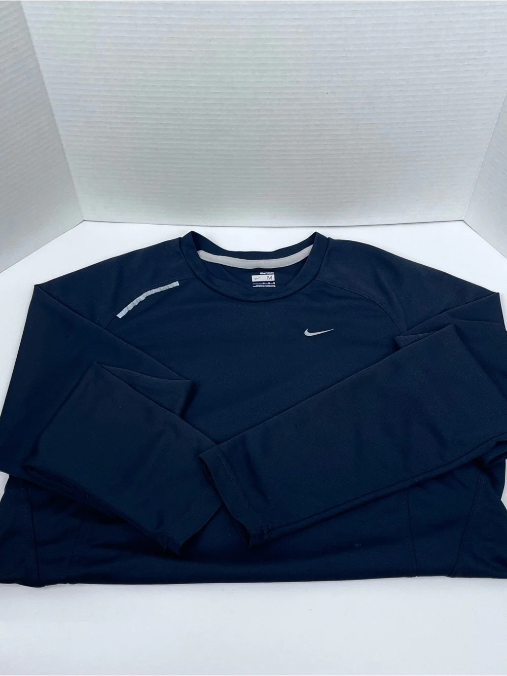 Nike FIt Dry Men's Black Long Sleeve Performance Training Shirt Size M; Running